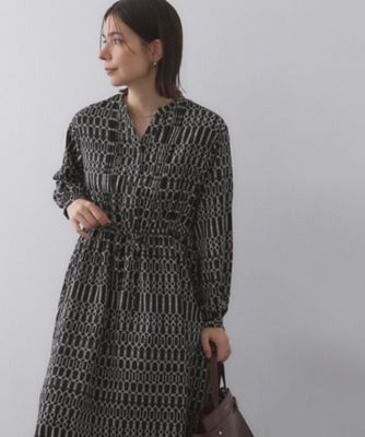 Aroinda ワンピース チェーンプリントフィット＆フレアワンピース【洗濯機洗い可