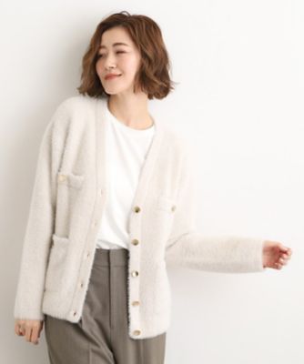 石川梨華さん着用】軽やかフェザーで魅せる、クラシカルな主役