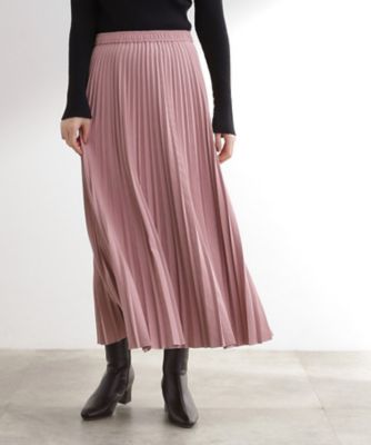 すっきり見えて、やさしく揺れる。大人のスエードライクプリーツ