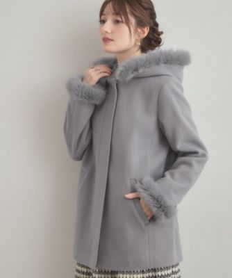 ＜COUTURE BROOCH (Women)＞【大人可愛い・フード取り外し可能】フードフェイクファー　ハーフ丈コート（２００２５５３５７１）