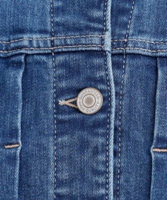 着心地軽やか、動きやすいストレッチデニムジャケット