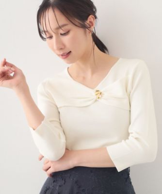 ＜index (Women)＞ブローチ風ゴールドパーツ付きアシメニット【洗濯機ＯＫ／抗ピル】（２００２５８９４０４）