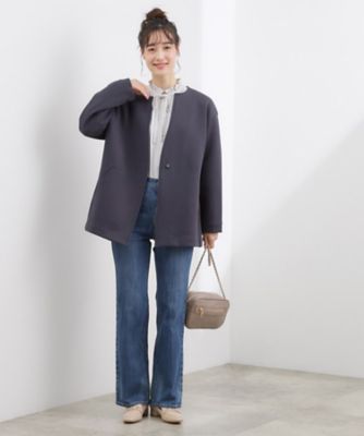 しなやかな着心地で動きやすい、ダンボールジャージノーカラーコート