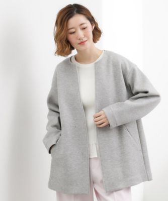 しなやかな着心地で動きやすい、ダンボールジャージノーカラーコート