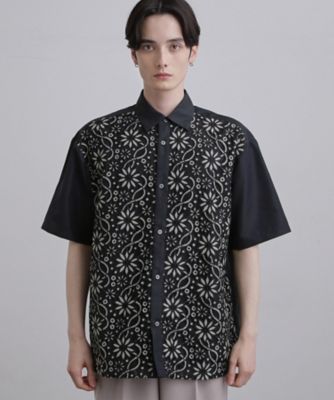 昨年売上1500枚超え！】ボタニカルレースシャツ／フラワーデザイン