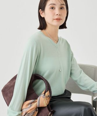 上品な光沢感】エクストラファインウールVネックニット