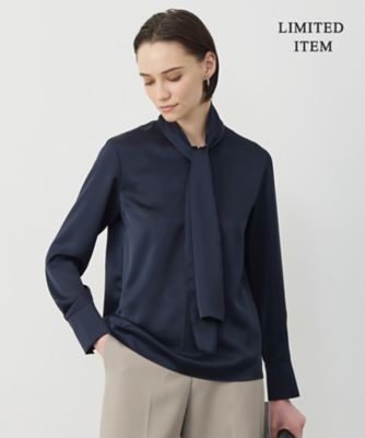 ＜ICB L (Women/大きいサイズ)＞【ＷＥＢ限定】　ドレープサテン　ボウタイブラウス（ＢＬＣＭＣＷ０９６４）