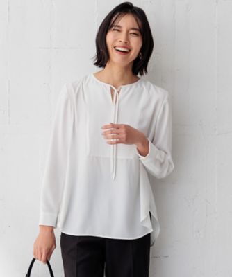 ＜23区 (Women)＞【洗える】バックサテンアムンゼン　ブザムディテール　ブラウス（ＢＬＷＯＣＭ０３０４）