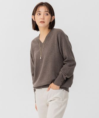 ＣＡＲＩＡＧＧＩウールカシミヤ Ｖネック ニット（ＫＲＷＯＮＷ０５５２） | 23区 (Women)/ニジュウサンク |  三越伊勢丹オンラインストア・通販【公式】