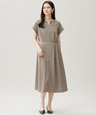 美品　大きいサイズ 自由区　ホワイト　ワンピース17号 17号サイズまで展開】ウーステッドライク ワンピース
