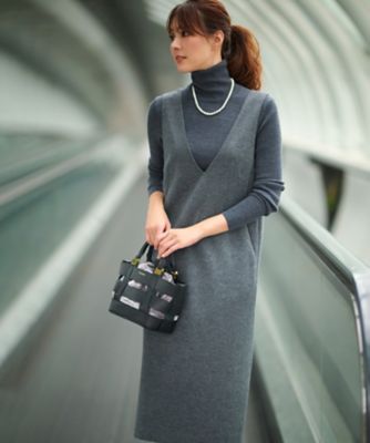 ＜23区 L (Women/大きいサイズ)＞【ＷＥＢ限定カラーあり】ウール圧縮スムース　Ｖネック　ワンピース（ＯＰＷＷＮＷ０４１８）