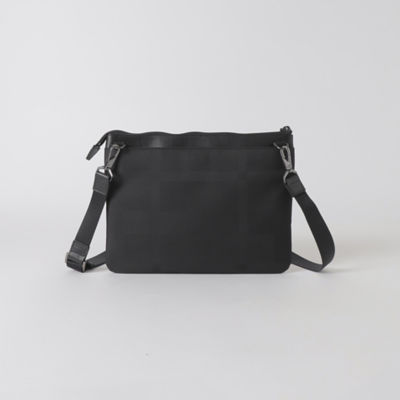 【美品】ブラックレーベル クレストブリッジ 　サコッシュ 黒 チェック柄 エンボスチェックスクウェアサコッシュ（51134603＿＿