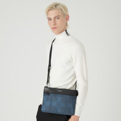 【美品】ブラックレーベル クレストブリッジ 　サコッシュ 黒 チェック柄 エンボスチェックスクウェアサコッシュ（51134603＿＿