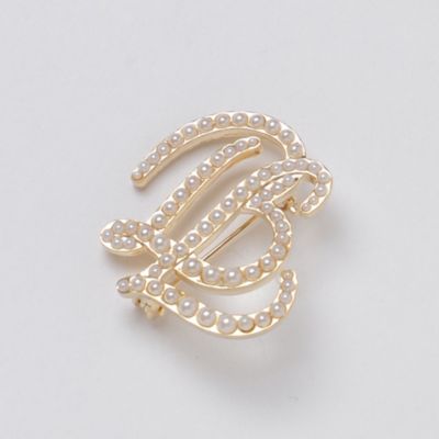 ＜BLUE LABEL CRESTBRIDGE (Women)＞ロゴブローチ（５５Ｖ２４４４０＿＿）
