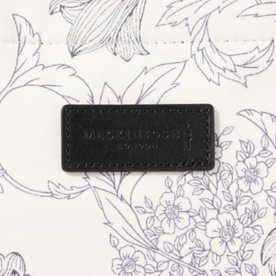【ＢＩＢＵＲＹ　ＦＬＯＷＥＲ】バイブリープリントトートバッグ（Ｇ５１１０５５６＿＿）