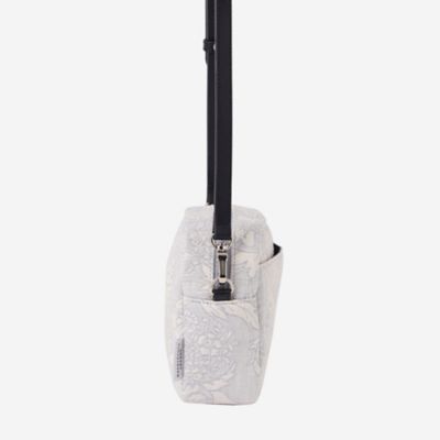 【ＷＥＢ限定】【ＢＩＢＵＲＹ　ＦＬＯＷＥＲ】バイブリージャカードミニショルダー（Ｇ５１１８５３２＿＿）