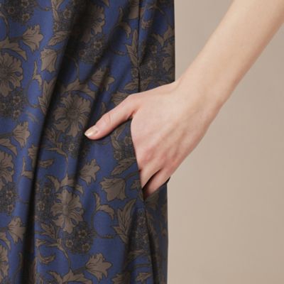【Ｌ】【婦人画報掲載】【ＢＩＢＵＲＹ　ＦＬＯＷＥＲ】トーナルバイブリーフラワージャージワンピース（Ｇ７Ｊ２２５３６＿＿）