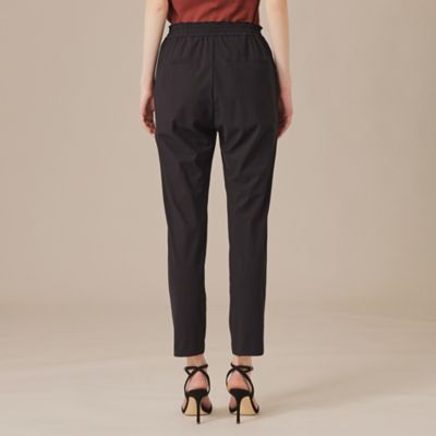 【Ｌ】【婦人画報掲載】【Ｌｅｓｂｕｒｙ　Ｅａｓｙ　Ｐａｎｔｓ／レスベリー　イージーパンツ】トリコットストレッチクロップトパンツ（Ｇ７Ｒ０５５