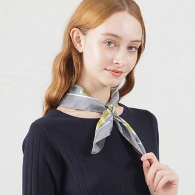 中古美品　マッキントッシュフィロソフィー　日本製大判シルクスカーフ90cm　秋冬 中古美品 マッキントッシュフィロソフィー 日本製大判シルク