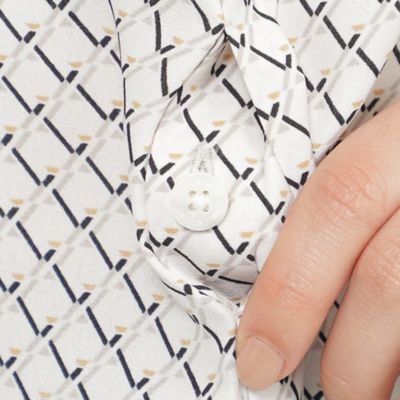 【ＷＥＢ・一部店舗限定／ウォッシャブル】トライアングルプリント　ブラウス（Ｋ１Ｌ１６５８１＿＿）