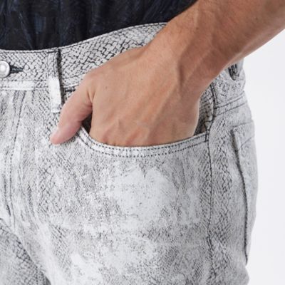 【ＰＲＩＭＡ　ＣＯＬＬＥＣＴＩＯＮ】パイソンジャカードショートデニムパンツ（Ｍ１Ｒ８５５９２＿＿）