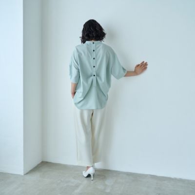 【接触冷感／ＵＶ効果／着用しわ軽減】バックボタンショートスリーブブラウス（Ｎ５Ｍ８４５２６＿＿）