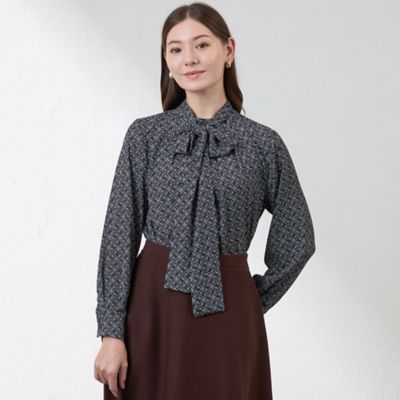＜AMACA (Women)＞【Ａｎｎｉｖｅｒｓａｒｙ　Ｐｉｅｃｅ】【ＬＩＢＥＲＴＹ】Ｒｉｂｂｏｎ　Ｍｅｄａｌｌｉｏｎ　ｂｌｏｕｓｅ（Ｖ５Ｍ０７６２４＿＿）