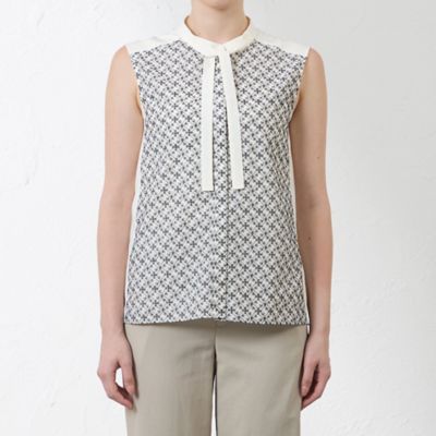 【ＷＥＢ・一部店舗限定】【ＡＴＥＬＩＥＲ　ＣＯＬＬＥＣＴＩＯＮ】　ＬＩＢＥＲＴＹ刺繍パレットデシンブラウス（Ｖ５Ｍ７１５５６＿＿）