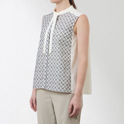 【ＷＥＢ・一部店舗限定】【ＡＴＥＬＩＥＲ　ＣＯＬＬＥＣＴＩＯＮ】　ＬＩＢＥＲＴＹ刺繍パレットデシンブラウス（Ｖ５Ｍ７１５５６＿＿）
