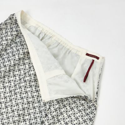 【ＷＥＢ・一部店舗限定】【ＡＴＥＬＩＥＲ　ＣＯＬＬＥＣＴＩＯＮ】　　ＬＩＢＥＲＴＹ刺繍パレットデシンスカート（Ｖ５Ｓ７１５５６＿＿）