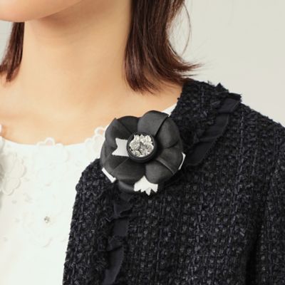 ＜TO BE CHIC (Women)＞リュバンカメリア　コサージュ（Ｗ５Ｖ０３１２２＿＿）