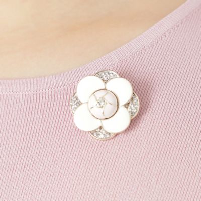 ＜TO BE CHIC (Women)＞カメリアブローチ（Ｗ５Ｖ２２５１２＿＿）