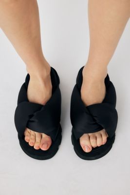 ＰＵＦＦＹ ＳＡＮＤＡＬ（３００ＧＳ１５５－２５４０