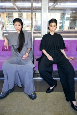 直営店にて発売致します ENFOLD CIRCLE DRAPE PANTS - パンツ