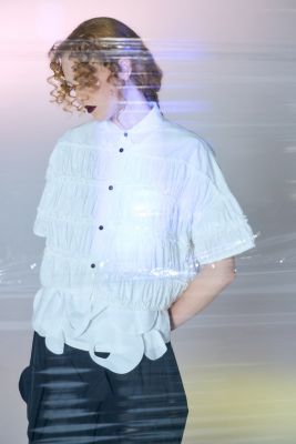 ＴＩＥＲＥＤ　ＧＡＴＨＥＲ　ＳＨＩＲＴ（３００ＩＳ２３０－２３８１）