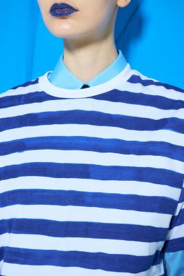 Ｔ－ＳＨＩＲＴ（３００ＩＳ５８０－１８１１）