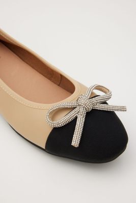 STORY 2025年12月号掲載 SHIHOさん着用】エリーゼ