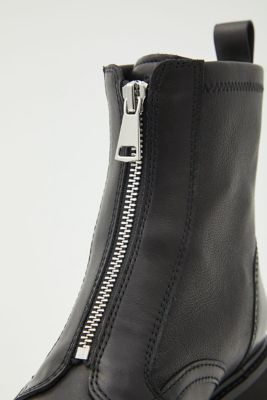 新品♢STACCATO ミルキー ラインzipブーツ 最新作 完売品✨ ショート STACCATO ミルキーIラインzipブーツ BLK -靴＆ファッション通販