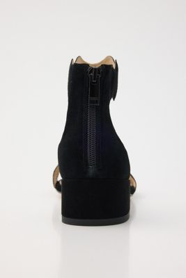 スカラップカットサンダル（３５０ＩＳ１３６－６６８０）