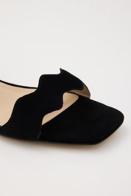 スカラップカットサンダル（３５０ＩＳ１３６－６６８０）