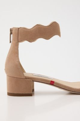 スカラップカットサンダル（３５０ＩＳ１３６－６６８０）
