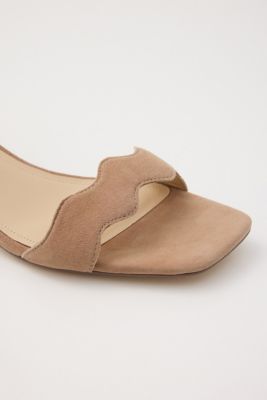 スカラップカットサンダル（３５０ＩＳ１３６－６６８０）