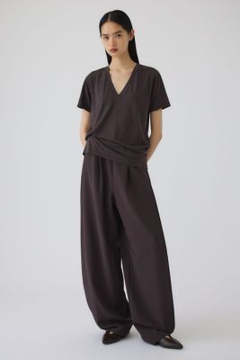 Smooth texture v－neck tee（460JAS80