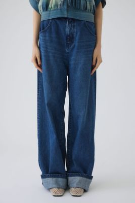 Middle straight blue denim