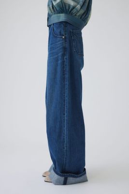 Middle straight blue denim