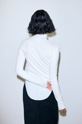 high－neck long－sleeves