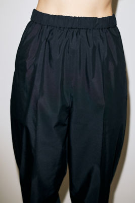 ｒｏｌｌ－ｕｐ ｅｌａｓｔｉｃ ｔａｐｅｒｅｄ ｐａｎｔｓ