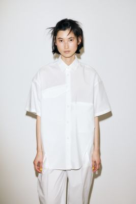 ａｓｙｍｍｅｔｒｙ ｈａｌｆ－ｓｌｅｅｖｅｓ ｓｈｉｒｔ 