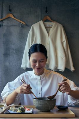 asymmetry－sleeves all－round