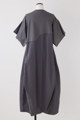 ｌａｙｅｒｅｄ－ｌｉｋｅ ｓｑｕａｒｅ－ｓｌｅｅｖｅｓ ｄｒｅｓｓ 